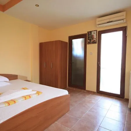 Casa Leul 3*
