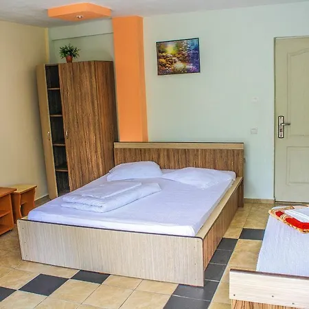 Casa Leul 3*