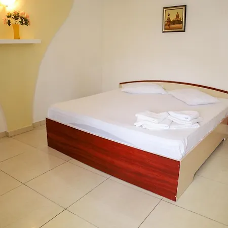 Casa Leul 3*